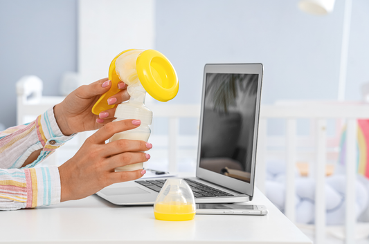 Returning to Work While Breastfeeding: Your Pumping Bag Checklist